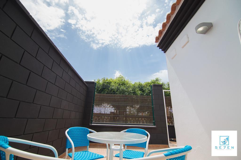 בנאלמדנה Apartamentos Seven Village מראה חיצוני תמונה