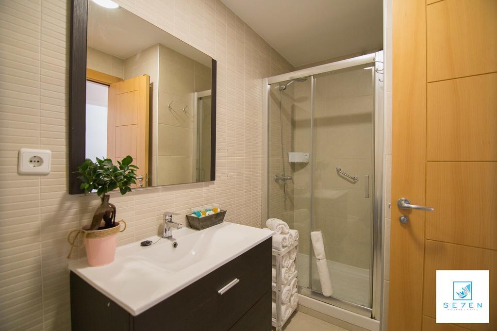 בנאלמדנה Apartamentos Seven Village מראה חיצוני תמונה