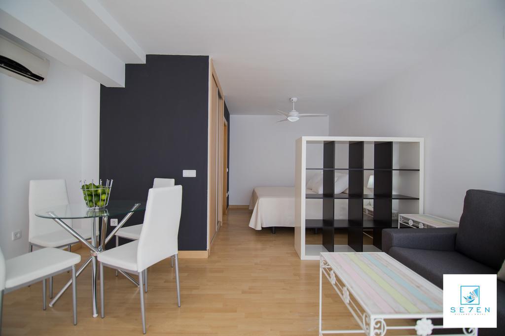 בנאלמדנה Apartamentos Seven Village מראה חיצוני תמונה