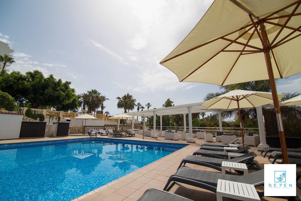 בנאלמדנה Apartamentos Seven Village מראה חיצוני תמונה